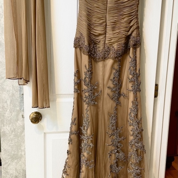 Ball Gown - Picture 2 of 5